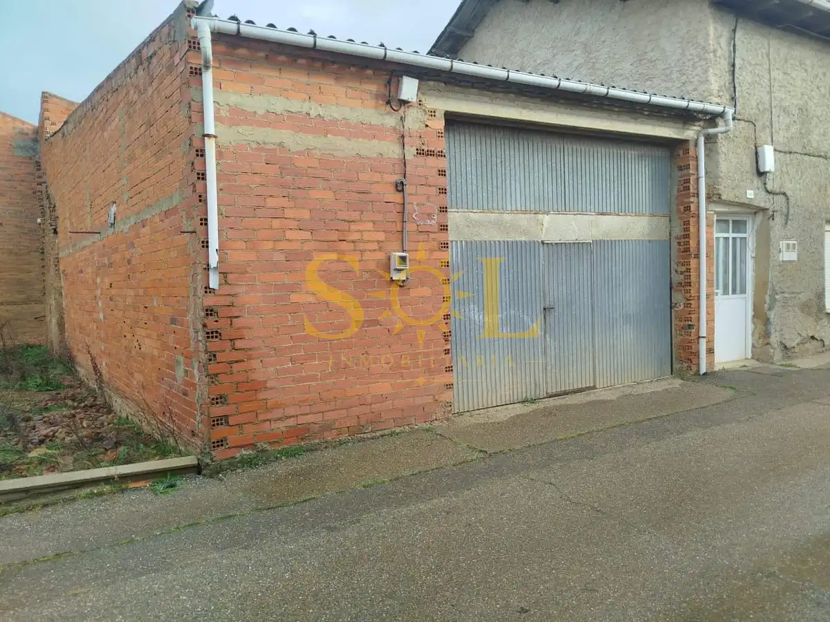 Aparcament de Nau industrial en venda en Zotes del Páramo