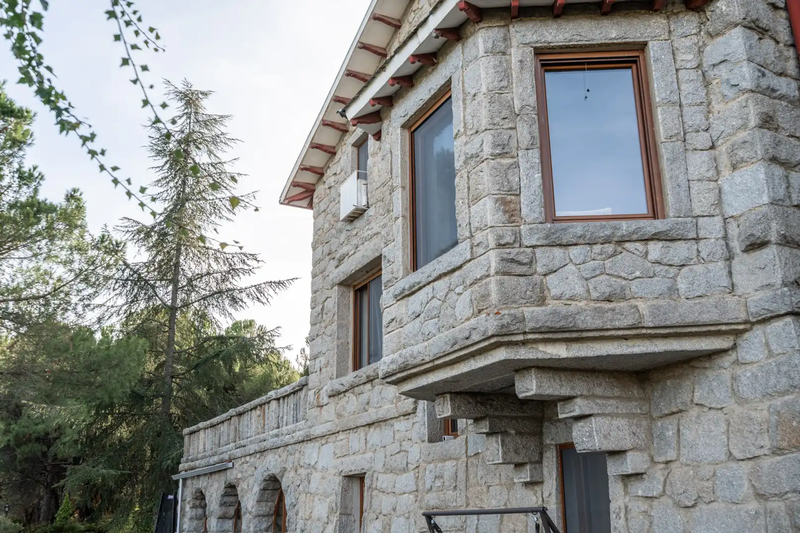 Vista exterior de Finca rústica en venta en Guadarrama con Aire acondicionado, Calefacción y Jardín privado