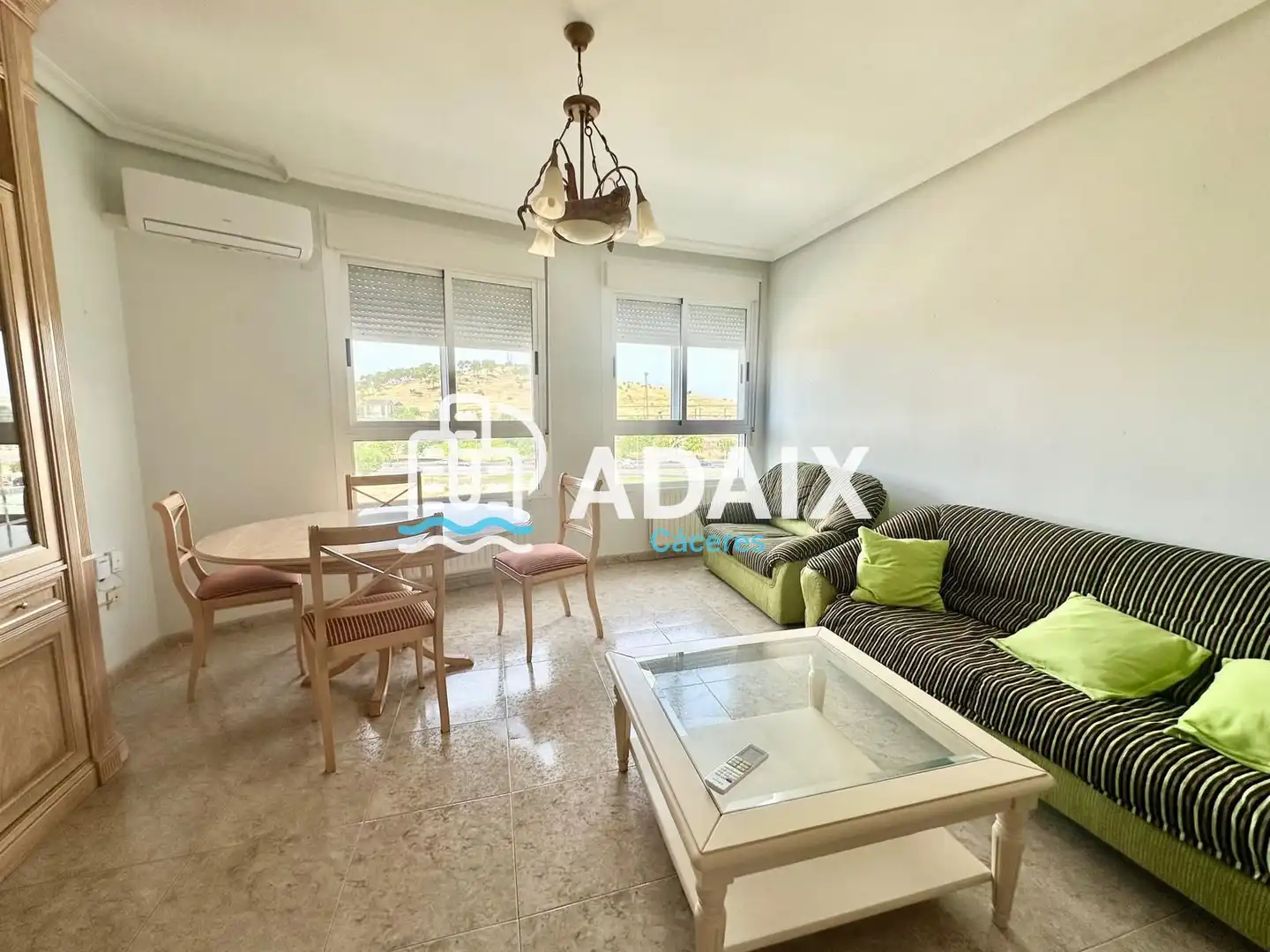 Außenansicht von Wohnung zur Miete in Cáceres mit Klimaanlage, Heizung und Terrasse