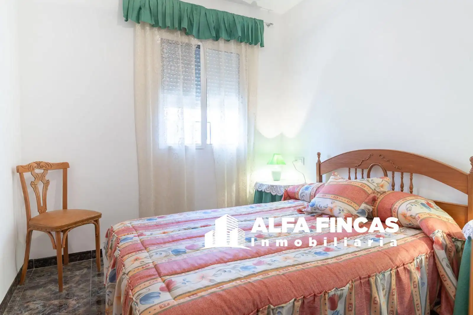 Dormitori de Casa o xalet en venda en El Picazo   amb Jardí privat i Traster