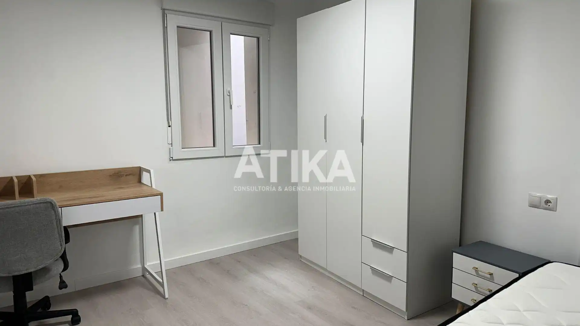 Bedroom of Flat for share in Ontinyent  with Air Conditioner and Balcony
