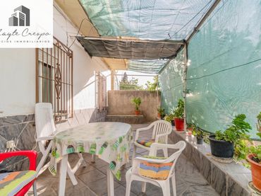 Casa amb balcó en venda a Calle LOS LLANOS 3