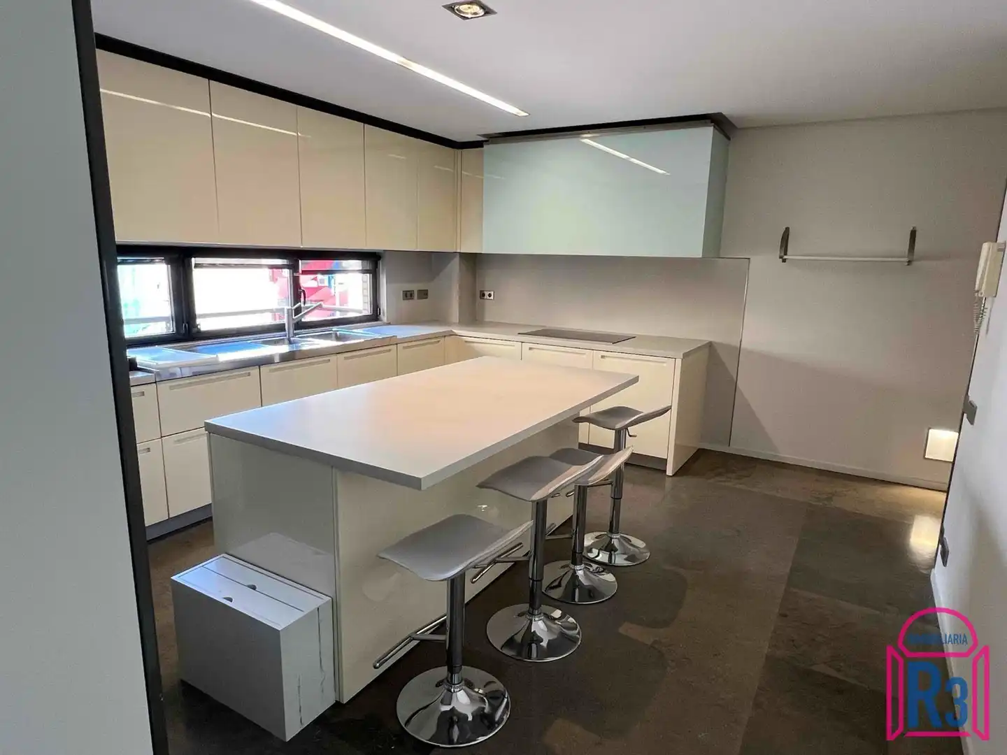 Küche von Wohnung zum Verkauf in León Capital  mit Heizung, Terrasse und Abstellraum
