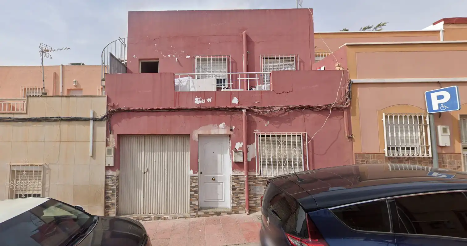 Adossat en venda a Calle Sierra Monteagud