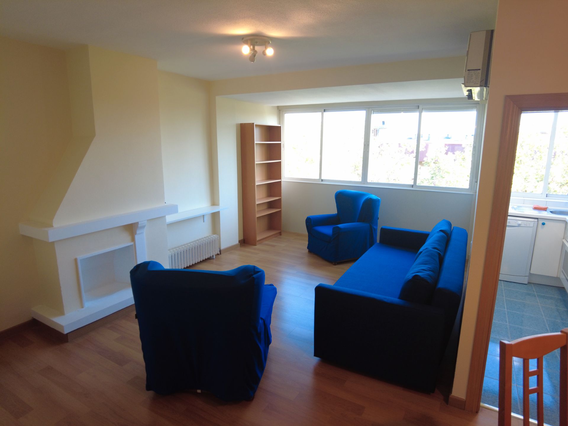 Living room of Flat for sale in  Madrid Capital  with Air Conditioner, Heating and Furnished