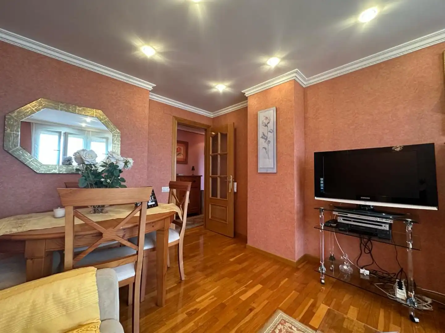 Sala d'estar de Pis en venda en Castrillón amb Calefacció, Jardí privat i Parquet