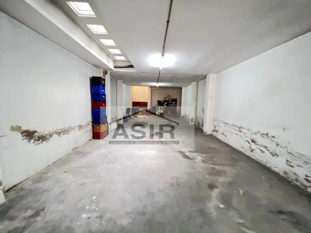 Local comercial en venda a Casc Urbà, imagen 2
