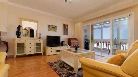 Foto 2 de Apartamento en venta en Calle Alfonso XIII, Puerto Deportivo, Fuengirola