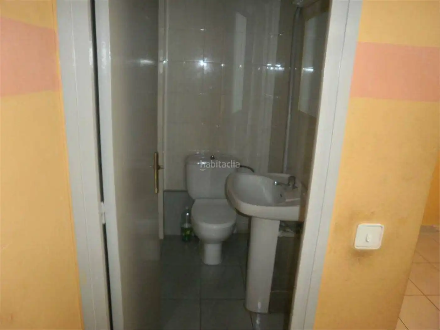 Baño de Local en venta en Castellar del Vallès