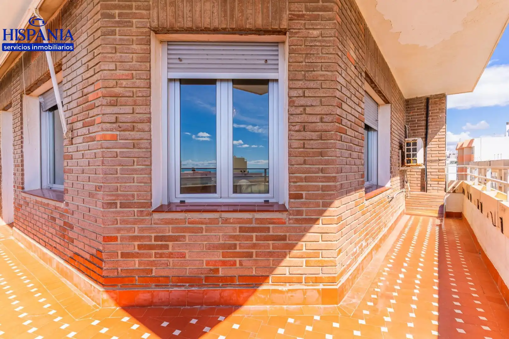 Vista exterior de Piso en venta en Cádiz con Aire acondicionado, Terraza y Trastero