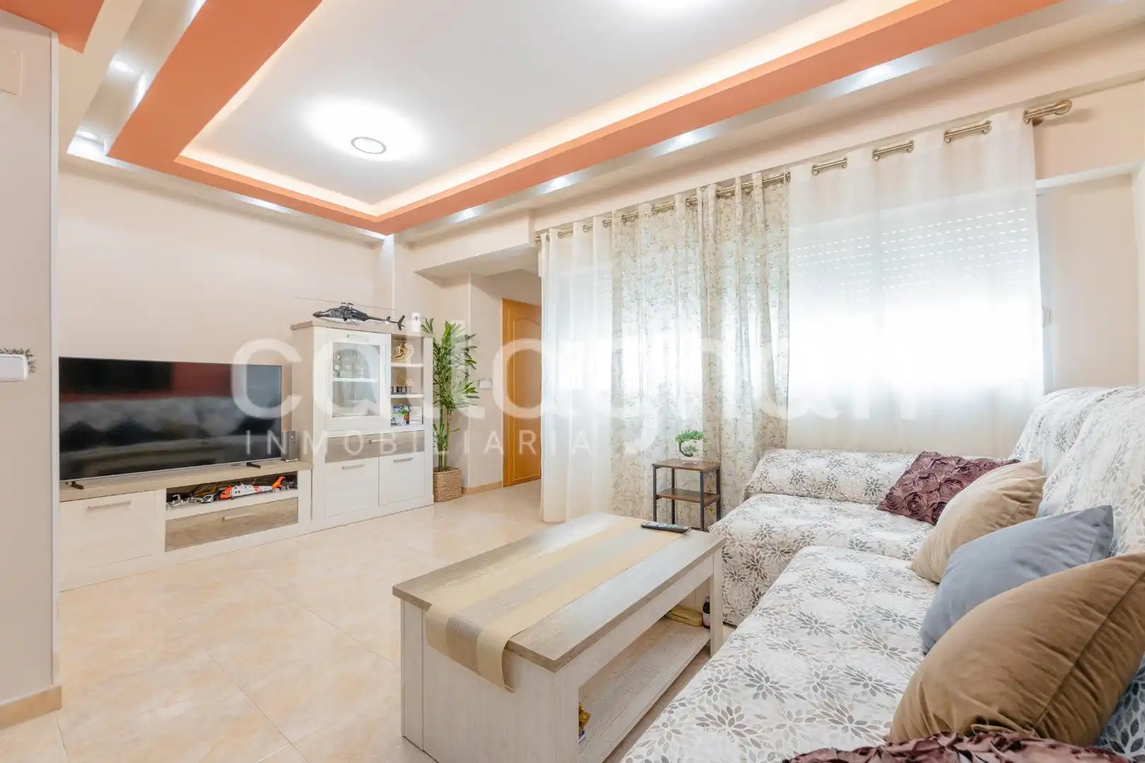 Living room of Flat for sale in Silla  with Air Conditioner, Terrace and Furnished