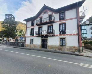 Vista exterior de Casa o xalet en venda en Ataun amb Calefacció, Jardí privat i Terrassa