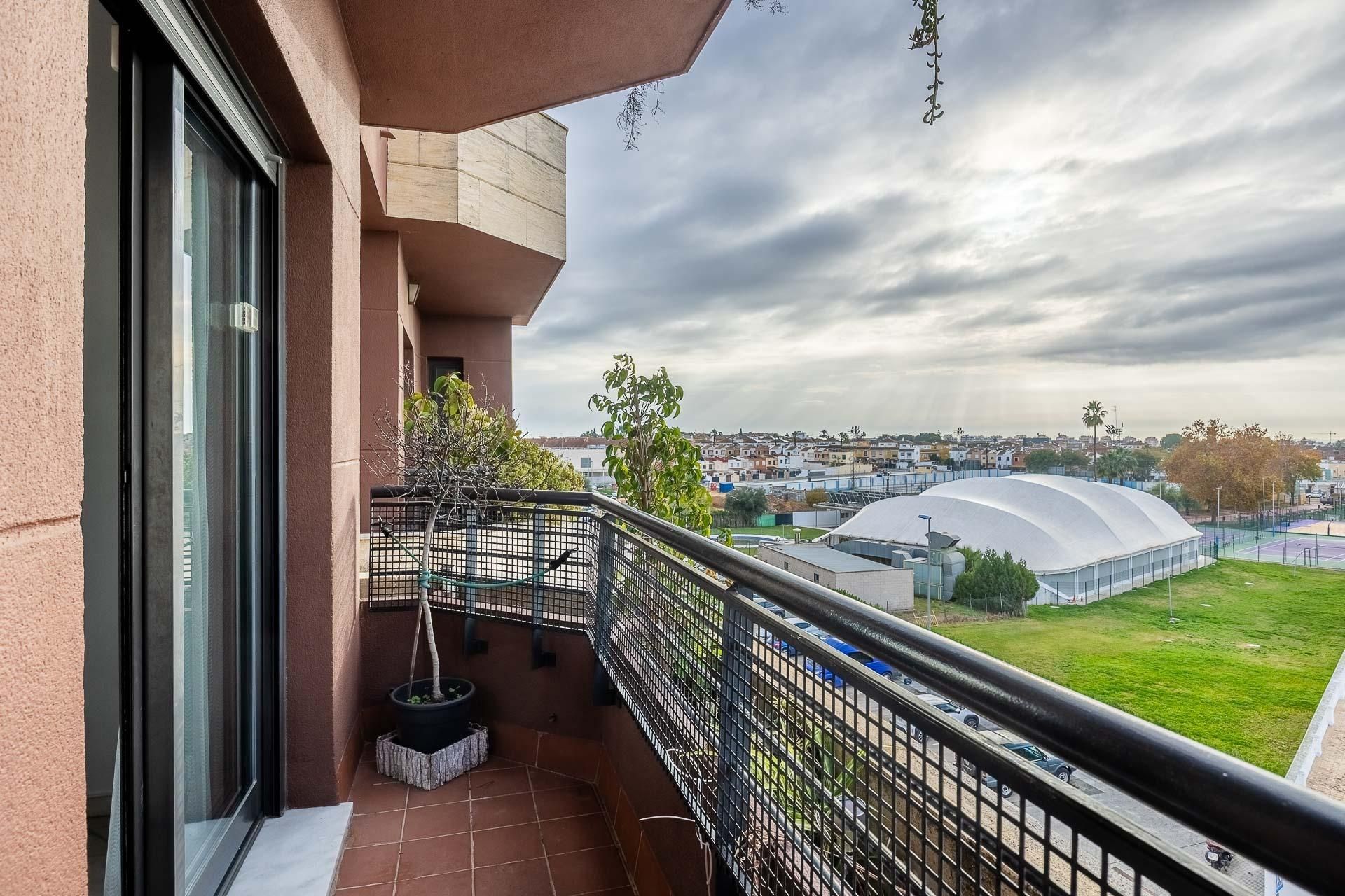 Balcony of Flat for sale in Mairena del Aljarafe  with Air Conditioner, Private garden and Terrace