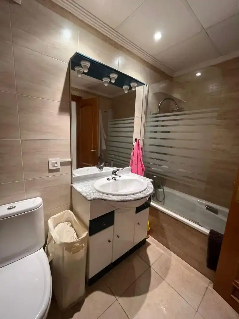 Baño de Piso en venta en Roquetas de Mar con Amueblado y Balcón