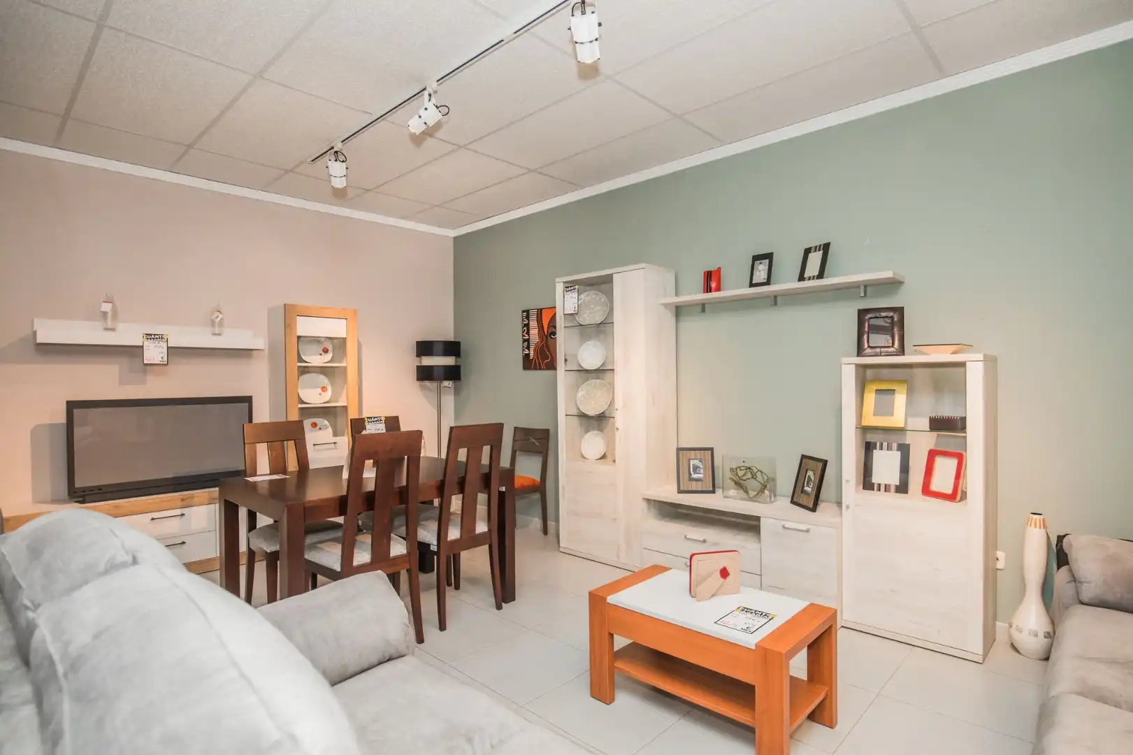 Sala d'estar de Local en venda en Ávila amb Aire condicionat i Terrassa