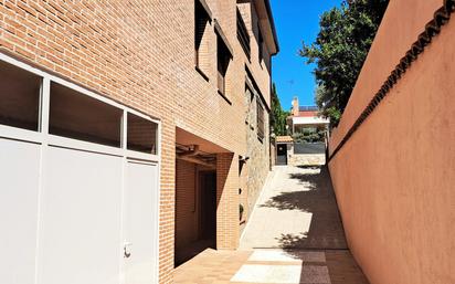 Vista exterior de Casa o xalet en venda en Valdeolmos-Alalpardo amb Terrassa