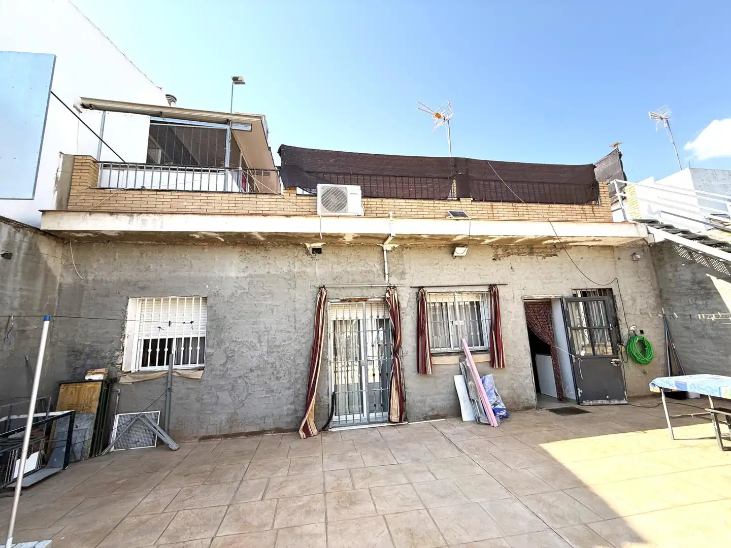 Exterior view of Detached homes for sale in Santiponce  with Air Conditioner, Terrace and Storage room