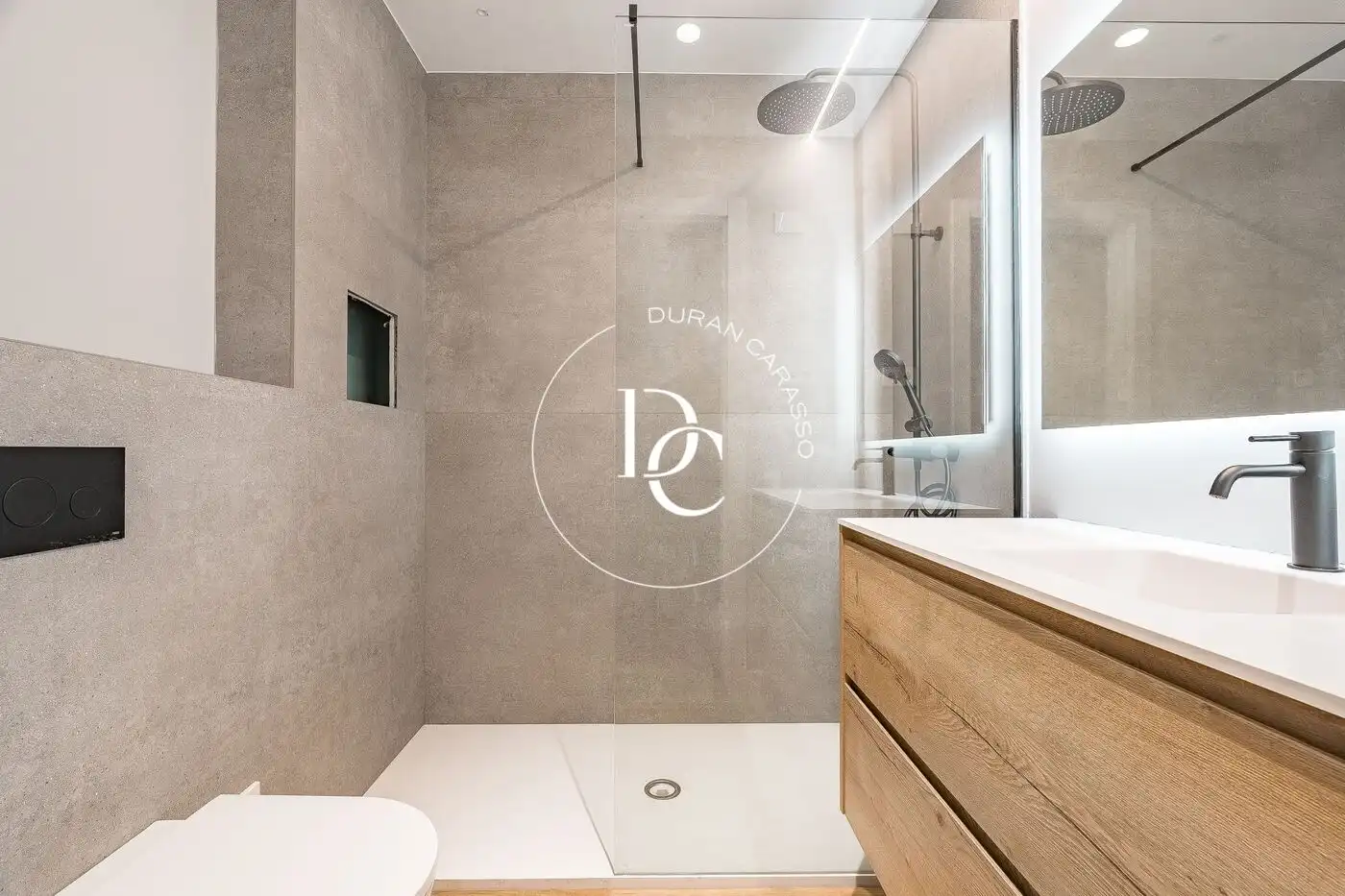 Bathroom of Houses for sale in Sitges  with Air Conditioner, Private garden and Terrace