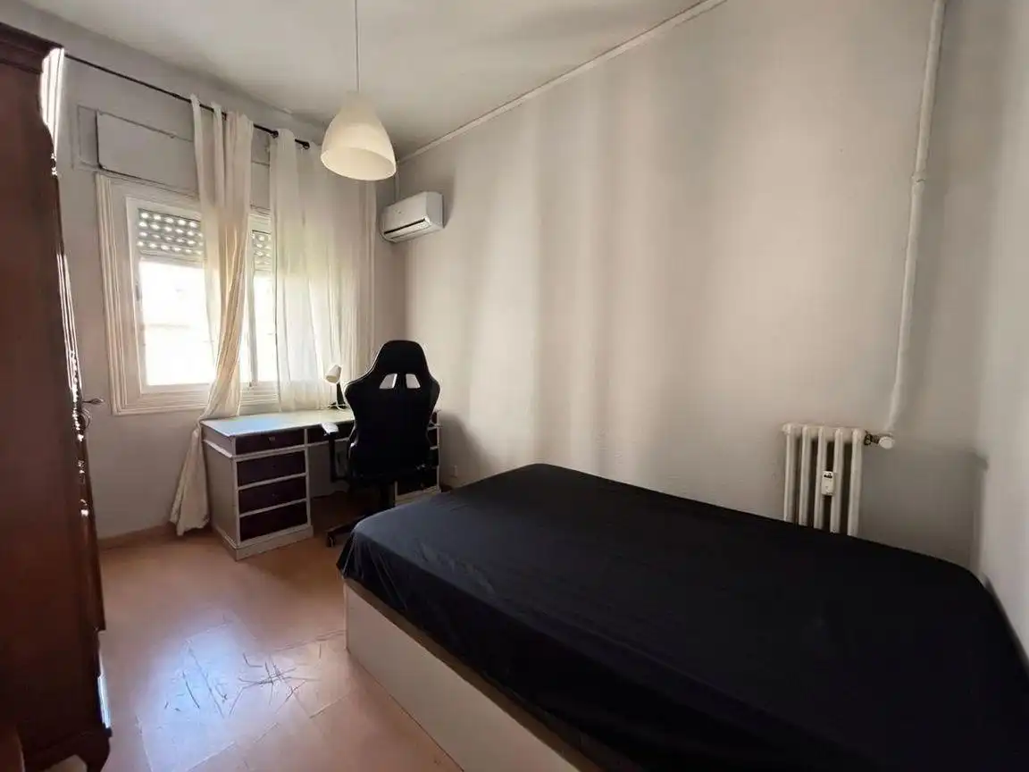 Bedroom of Flat for rent in Madrid