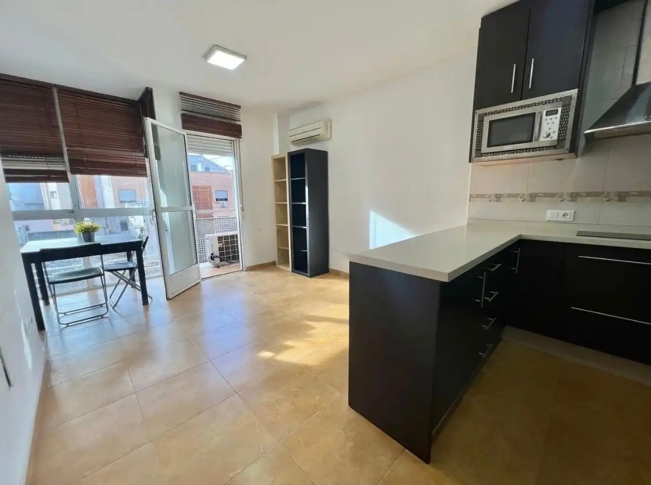 Piso con terraza en venta en Sur, imagen 2