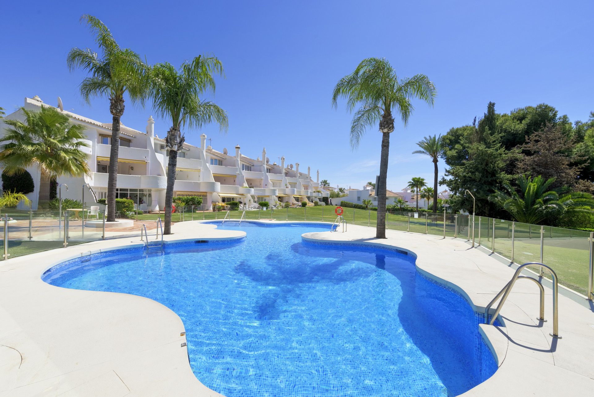 Planta baja for sale in Calahonda