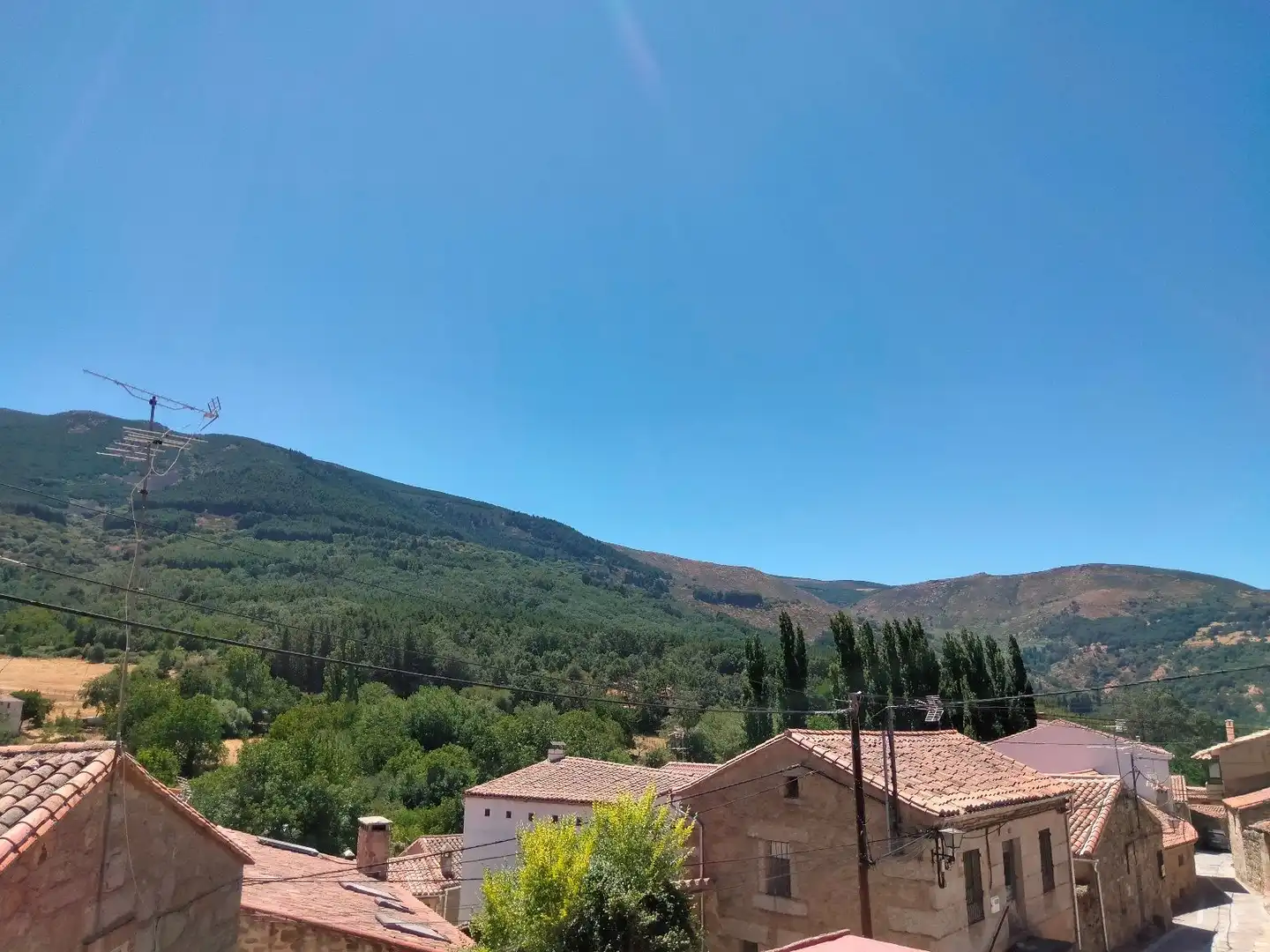 Vista exterior de Casa adosada en venta en Navacepedilla de Corneja con Calefacción y Trastero