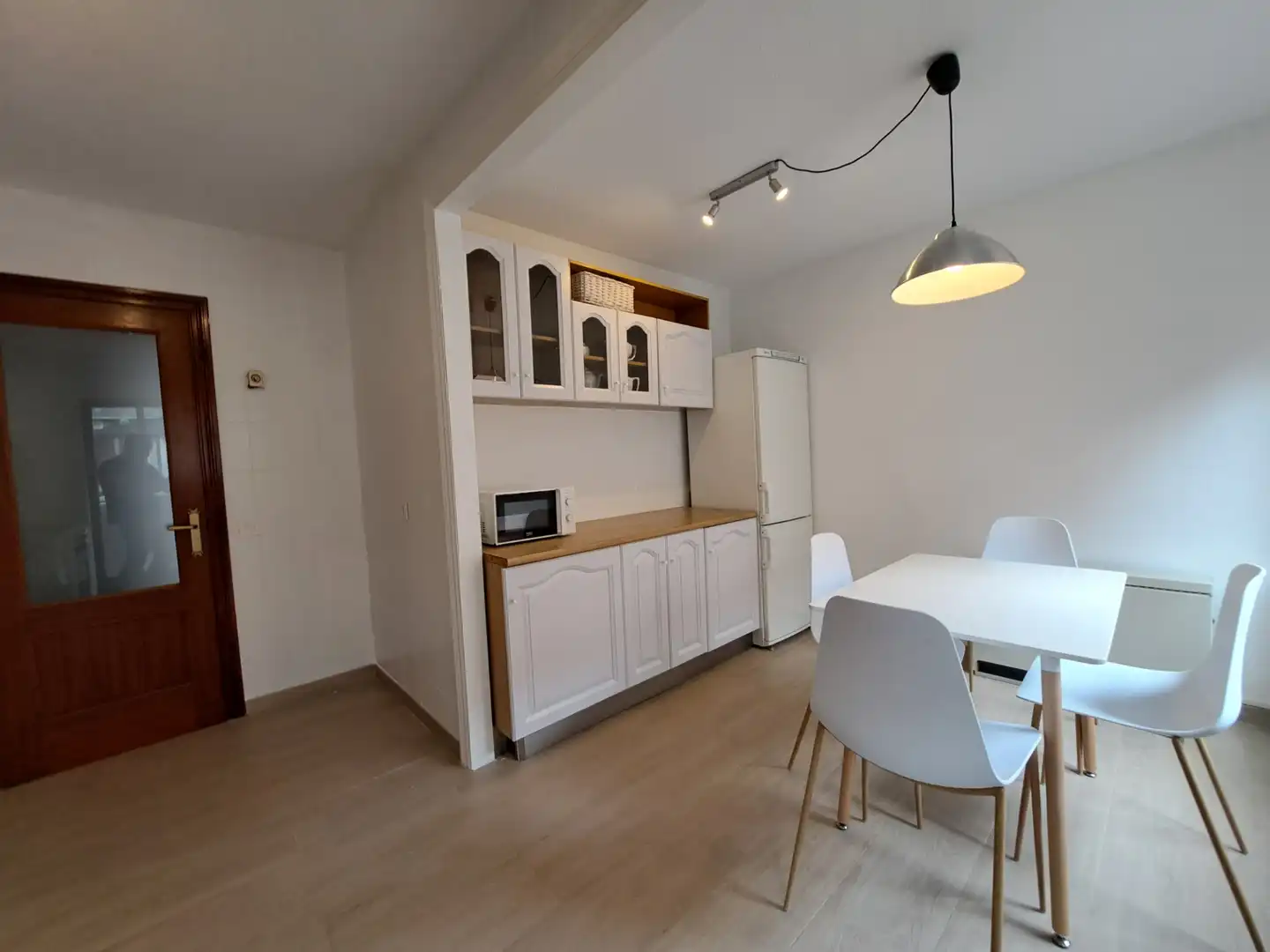 Cocina de Piso de alquiler en León Capital  con Parquet, Amueblado y Horno