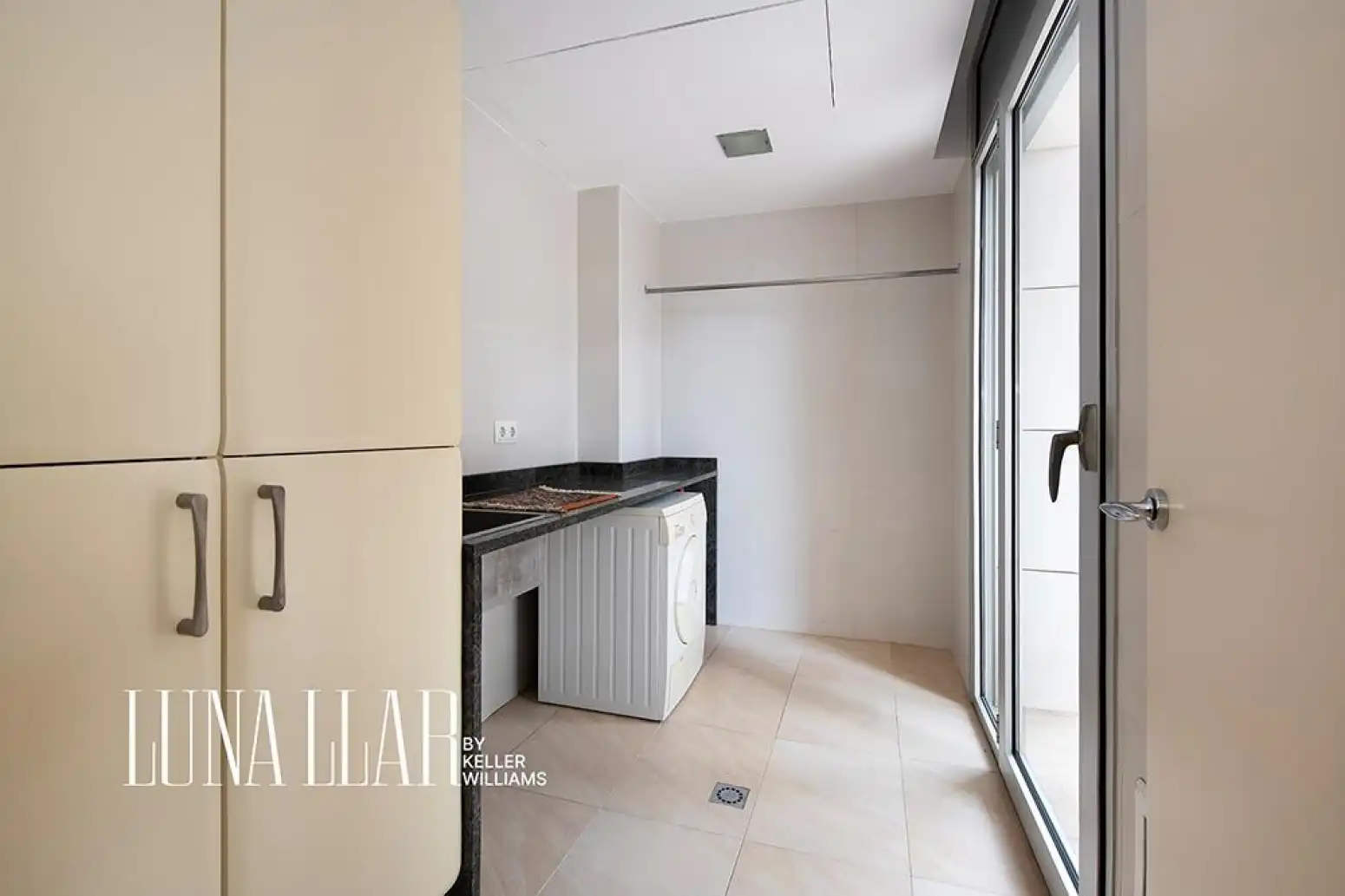 Balcony of Houses for sale in Castelldefels  with Air Conditioner, Heating and Parquet flooring