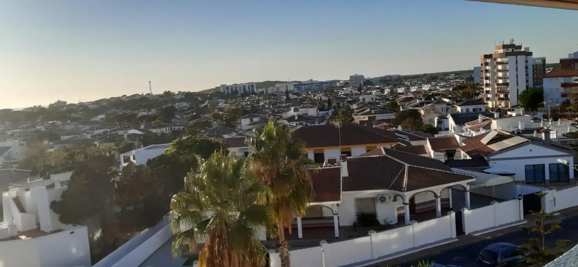 Vista exterior de Estudi en venda en Almonte amb Aire condicionat i Balcó