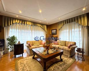 Living room of Flat for sale in Oviedo   with Heating, Terrace and Storage room