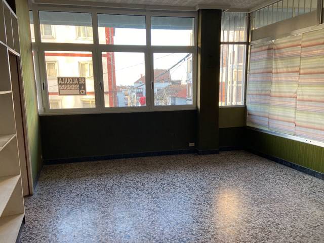 Local comercial en Alquiler en Lalín