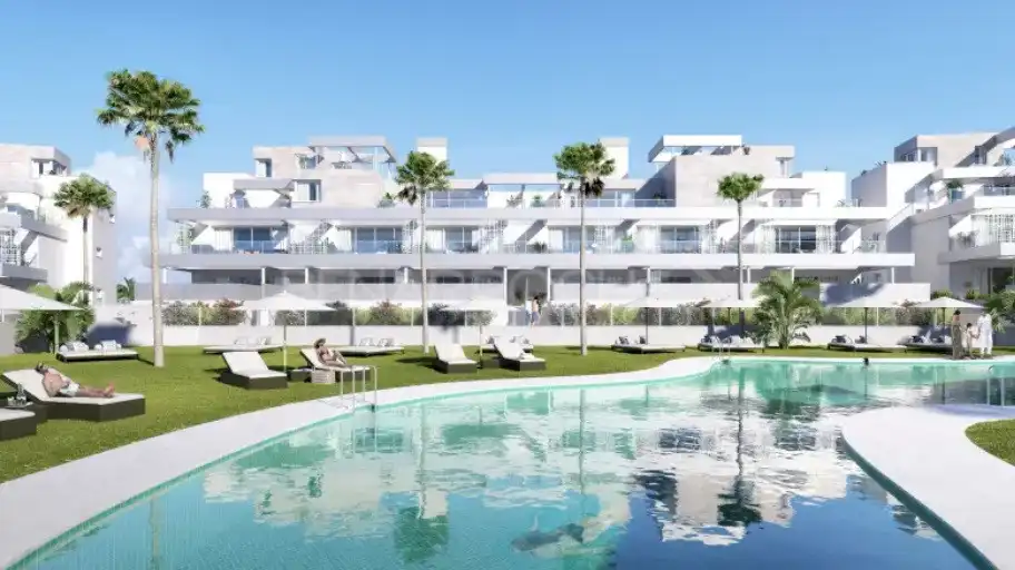 Àtic amb piscina en venda a Estepona Pueblo