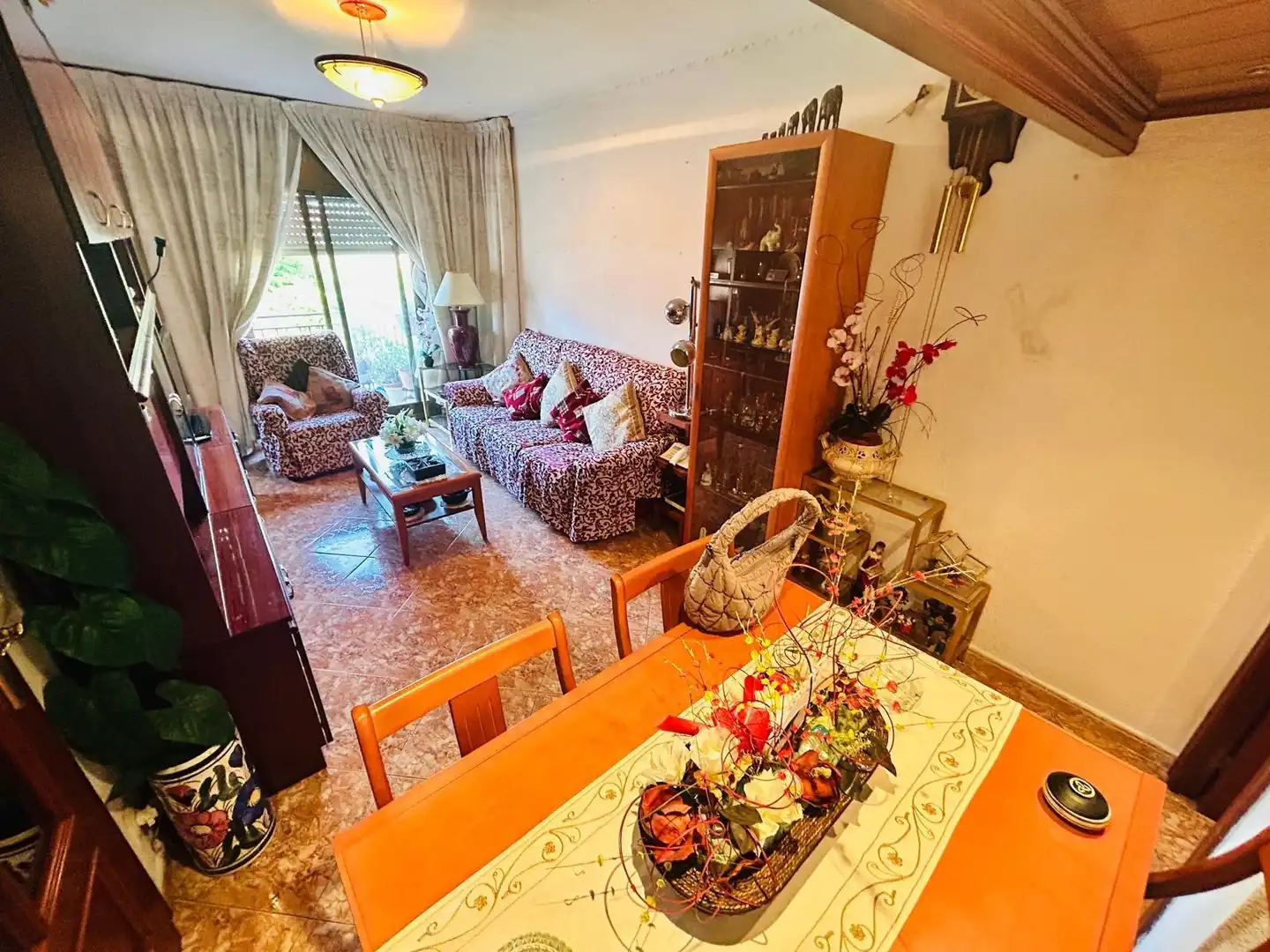 Sala de estar de Piso en venta en L'Hospitalet de Llobregat con Amueblado y Balcón
