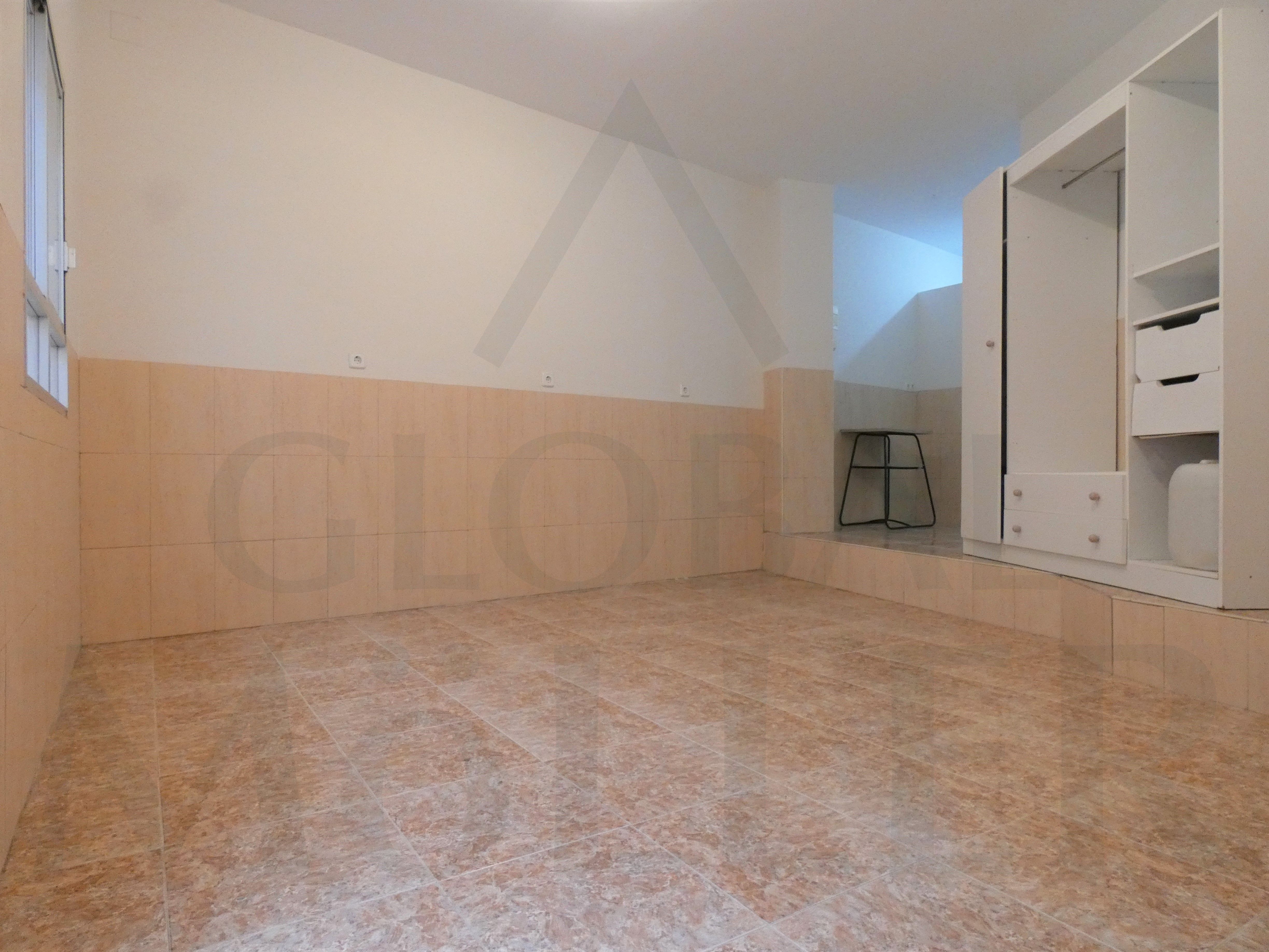 Local de lloguer a Calle Santa Teresa, 2, Barrio de Peral - San Félix