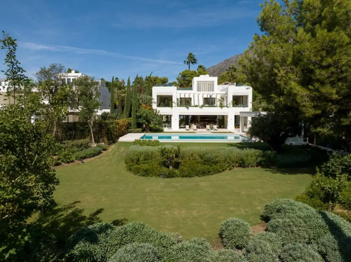 Vista exterior de Casa o chalet en venta en Marbella con Aire acondicionado, Jardín privado y Terraza
