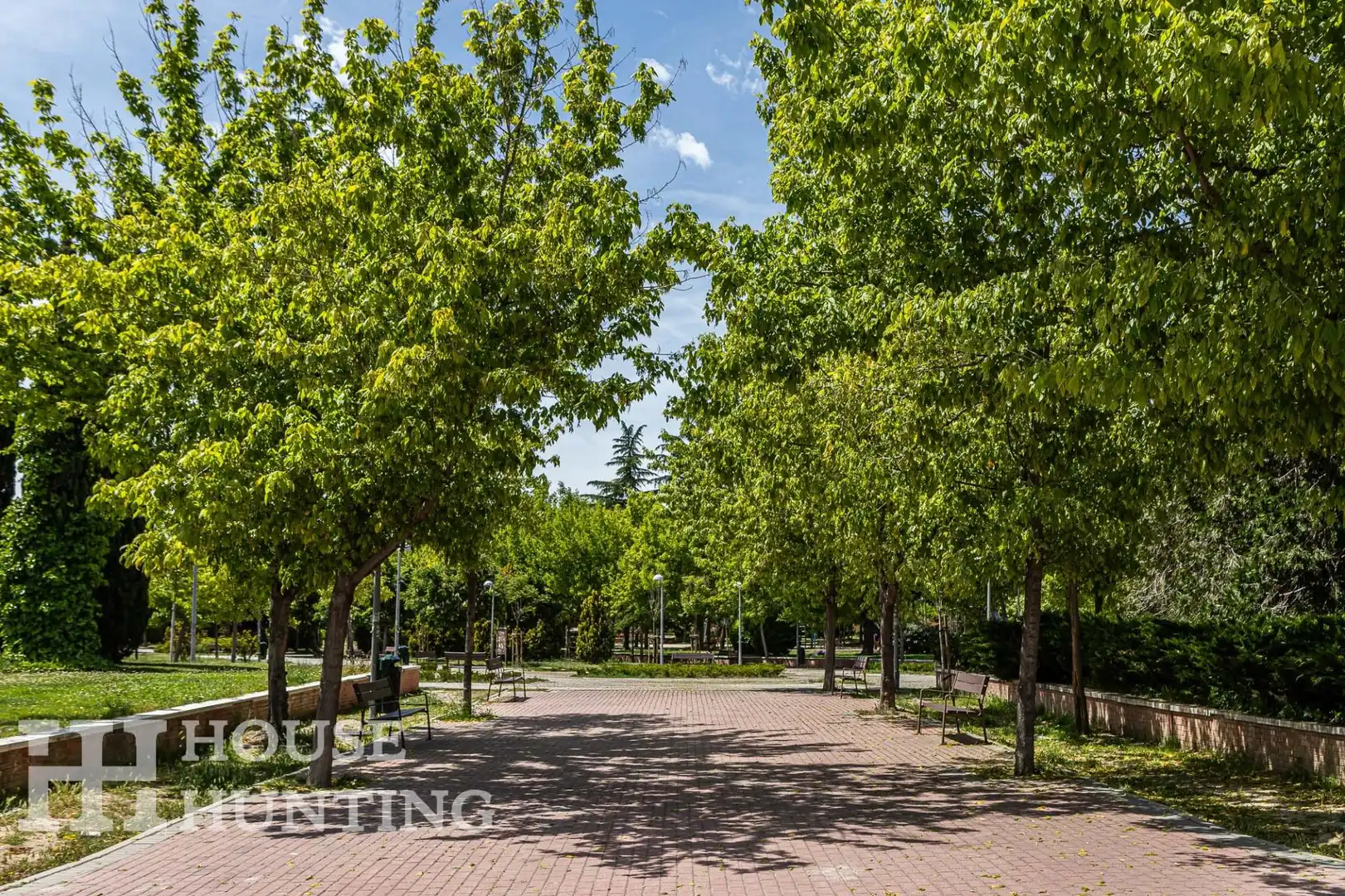 Vista exterior de Piso en venta en Madrid con Calefacción