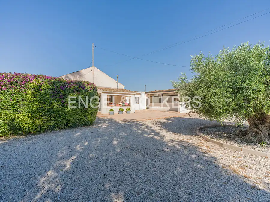 Vista exterior de Casa o chalet en venta en Santa Pola con Aire acondicionado, Calefacción y Jardín privado