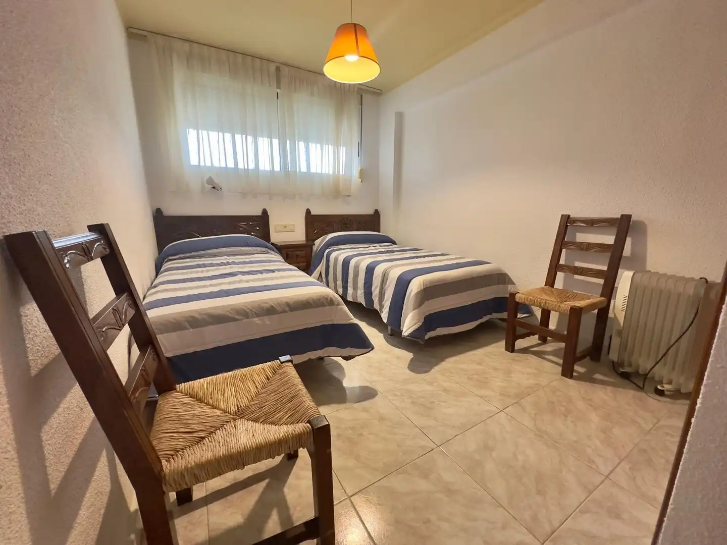 Dormitori de Apartament en venda en Benidorm amb Aire condicionat, Terrassa i Moblat