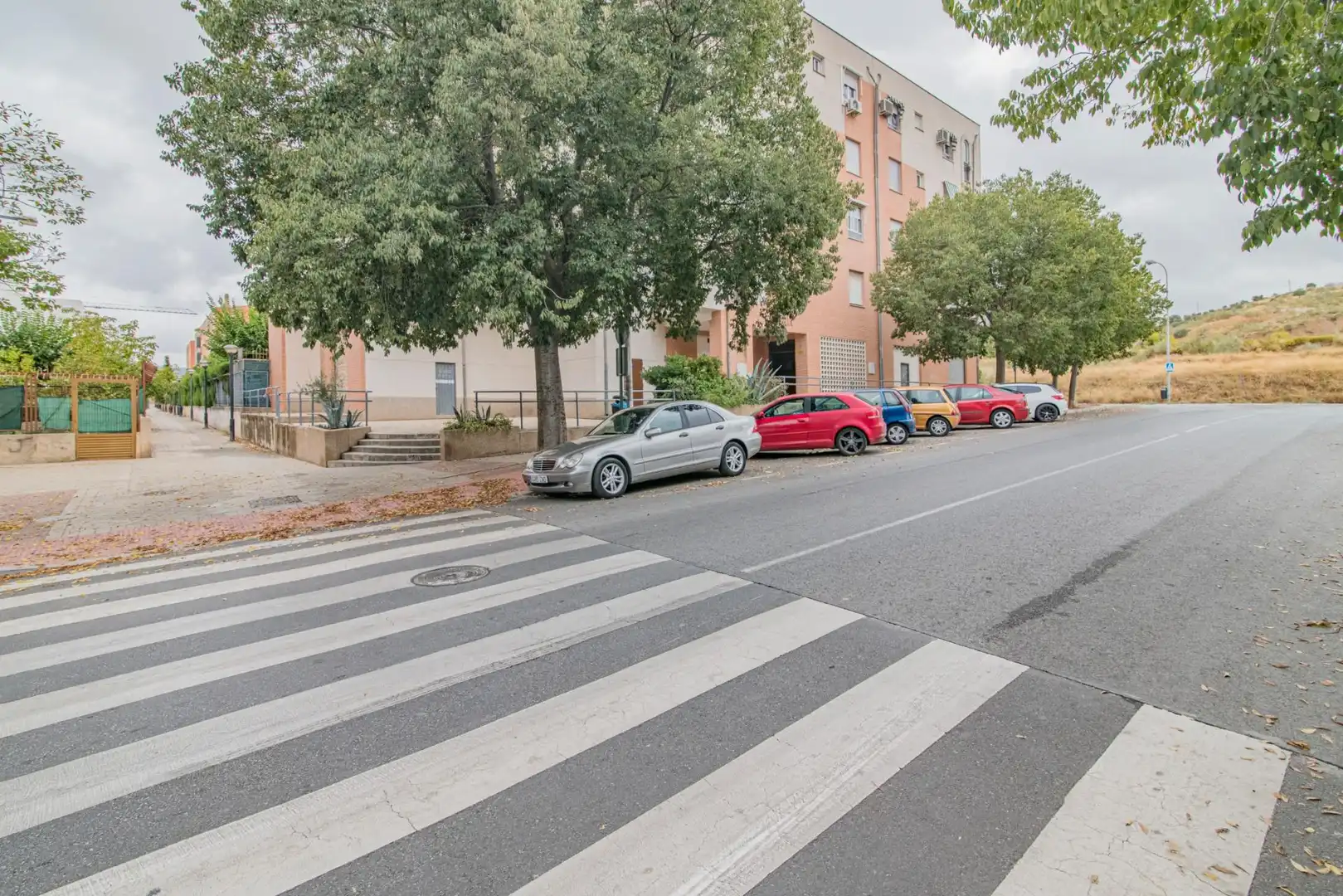 Vista exterior de Pis de lloguer en Granada amb Calefacció, Terrassa i Moblat