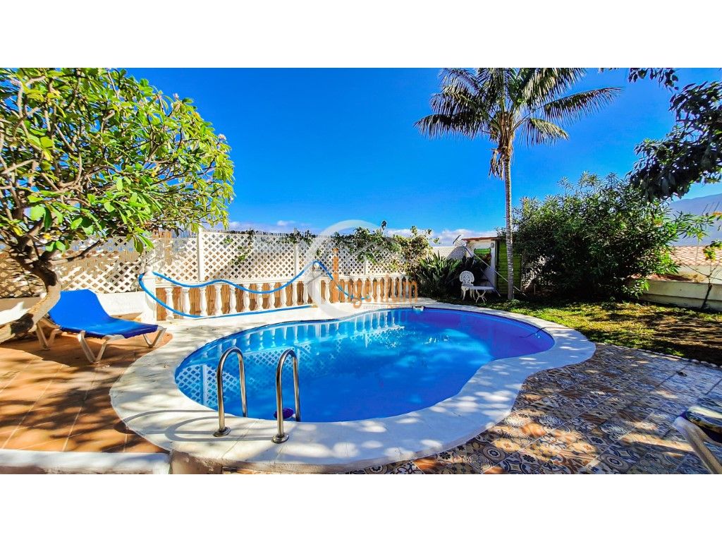 Swimming pool of House or chalet for sale in Los Realejos  with Private garden and Swimming Pool