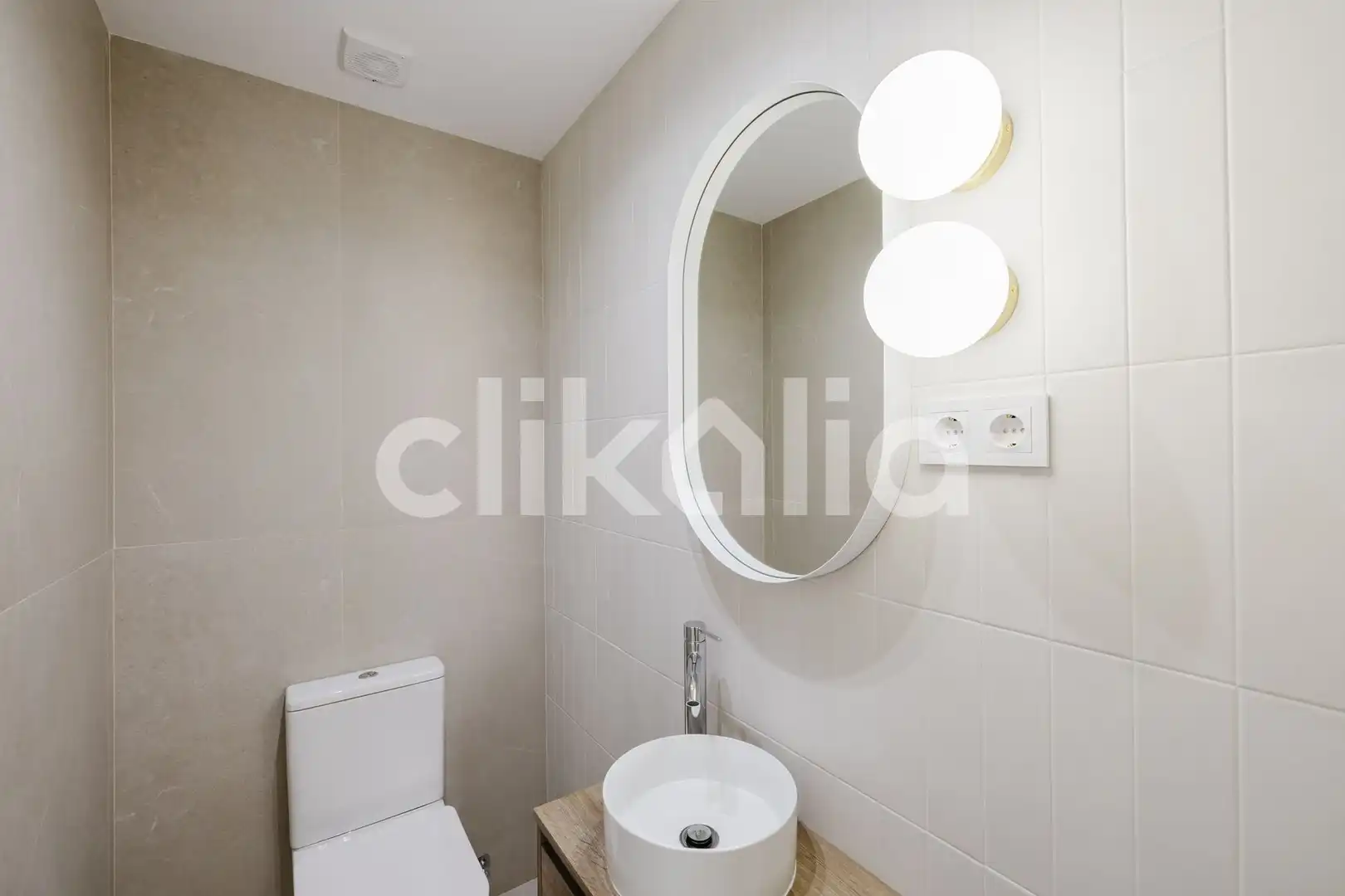 Bathroom of Flat for sale in Málaga  with Air Conditioner and Terrace