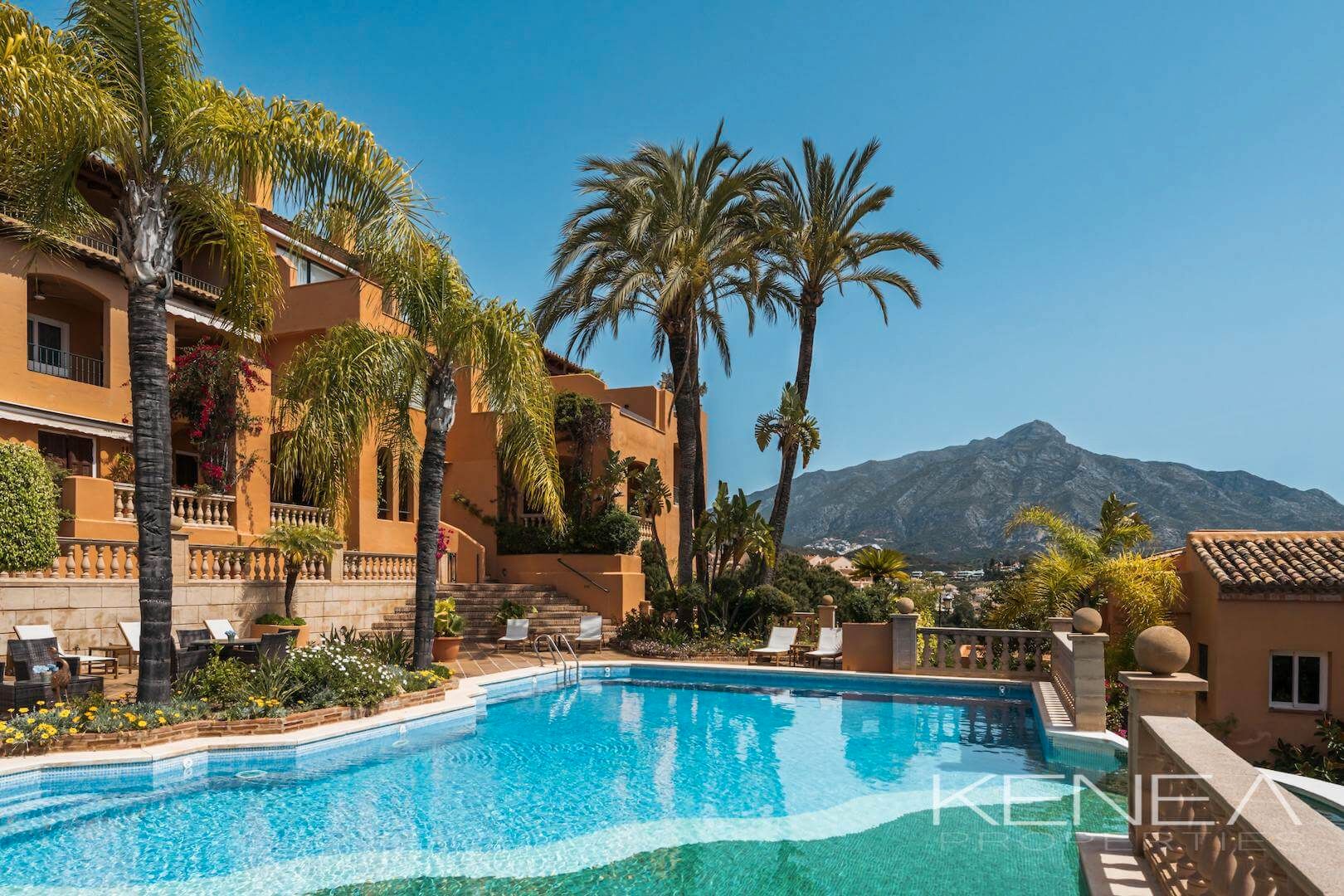 Vista exterior de Apartament en venda en Marbella amb Aire condicionat, Calefacció i Parquet