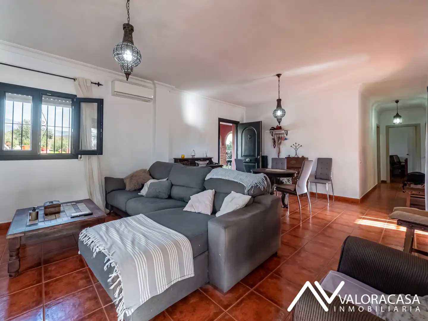 Living room of Houses for sale in Coín  with Air Conditioner, Private garden and Terrace