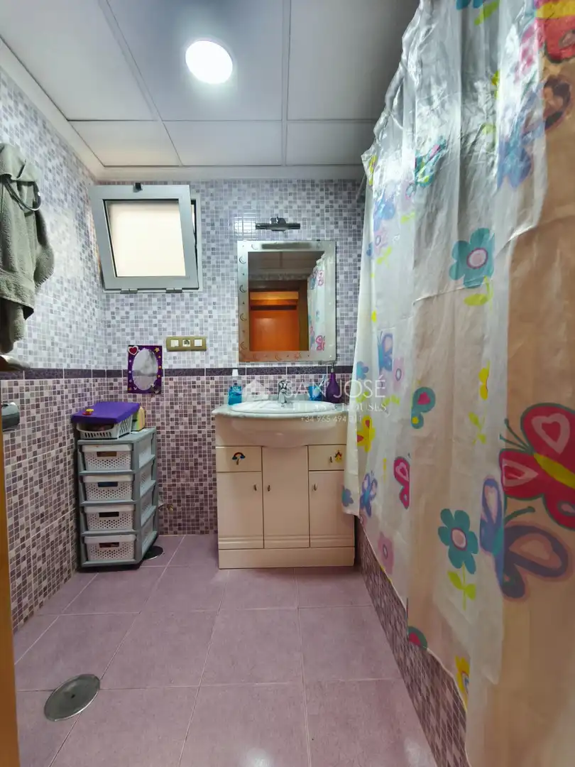Bathroom of Flat for sale in Aspe  with Air Conditioner, Heating and Balcony