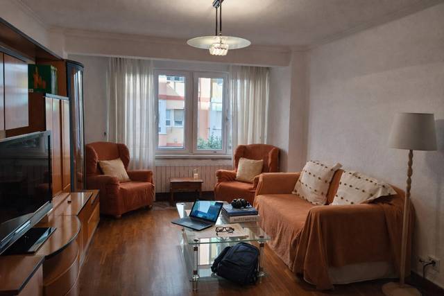 Piso en Alquiler en Calle General Moscardó en Castilla - Hermida