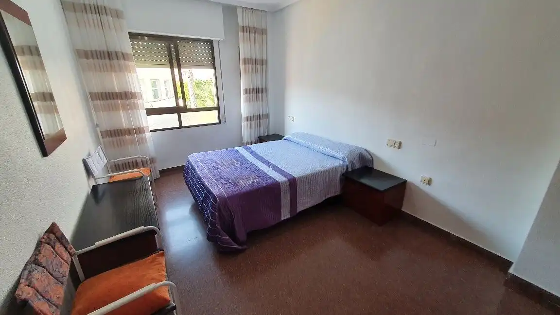 Schlafzimmer von Wohnung zur Miete in Petrer mit Möbliert, Ofen und Waschmaschine