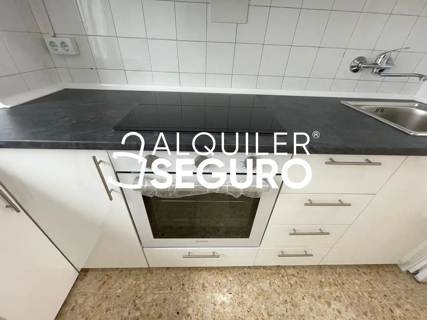 Cuina de Pis de lloguer en Zaragoza amb Calefacció i Terrassa