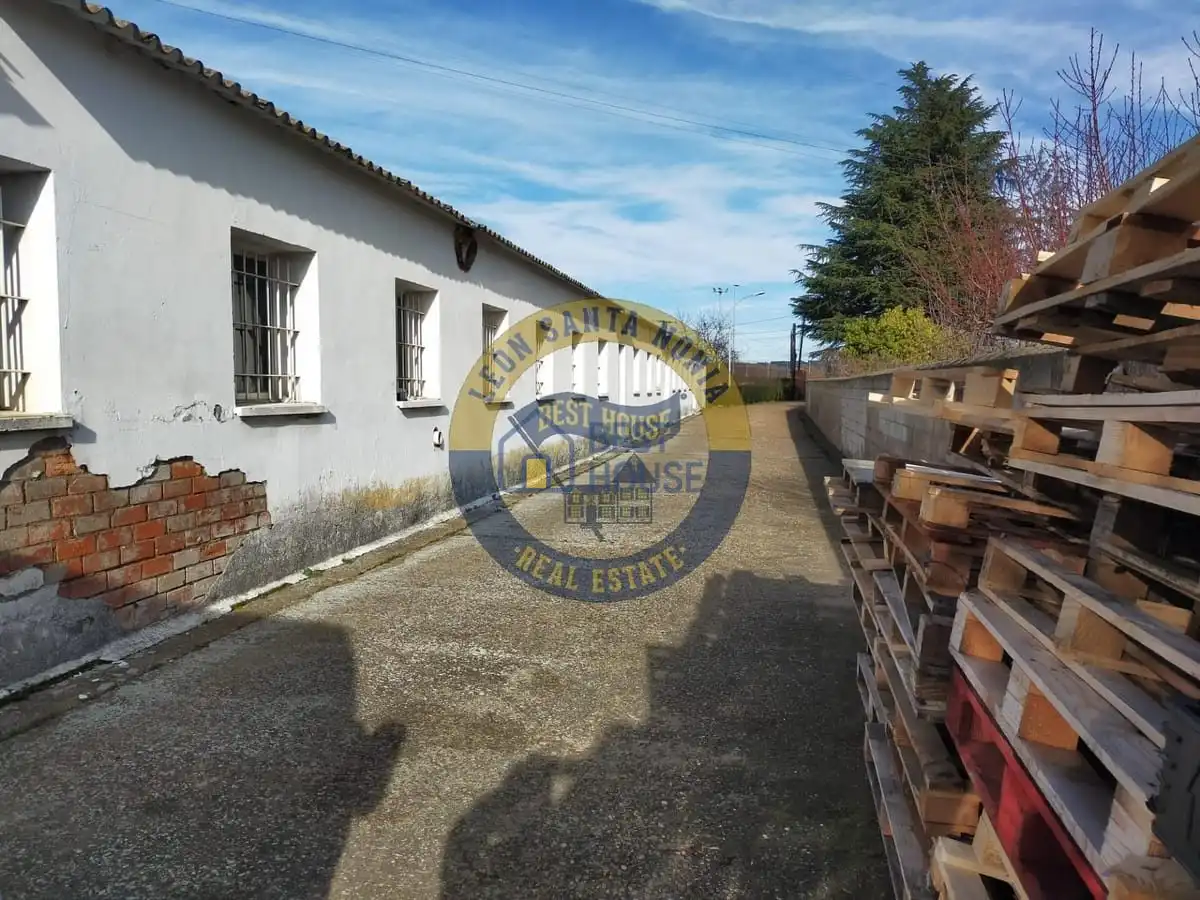 Nave industrial in vendita a Trobajo del Cerecedo, imagen 2
