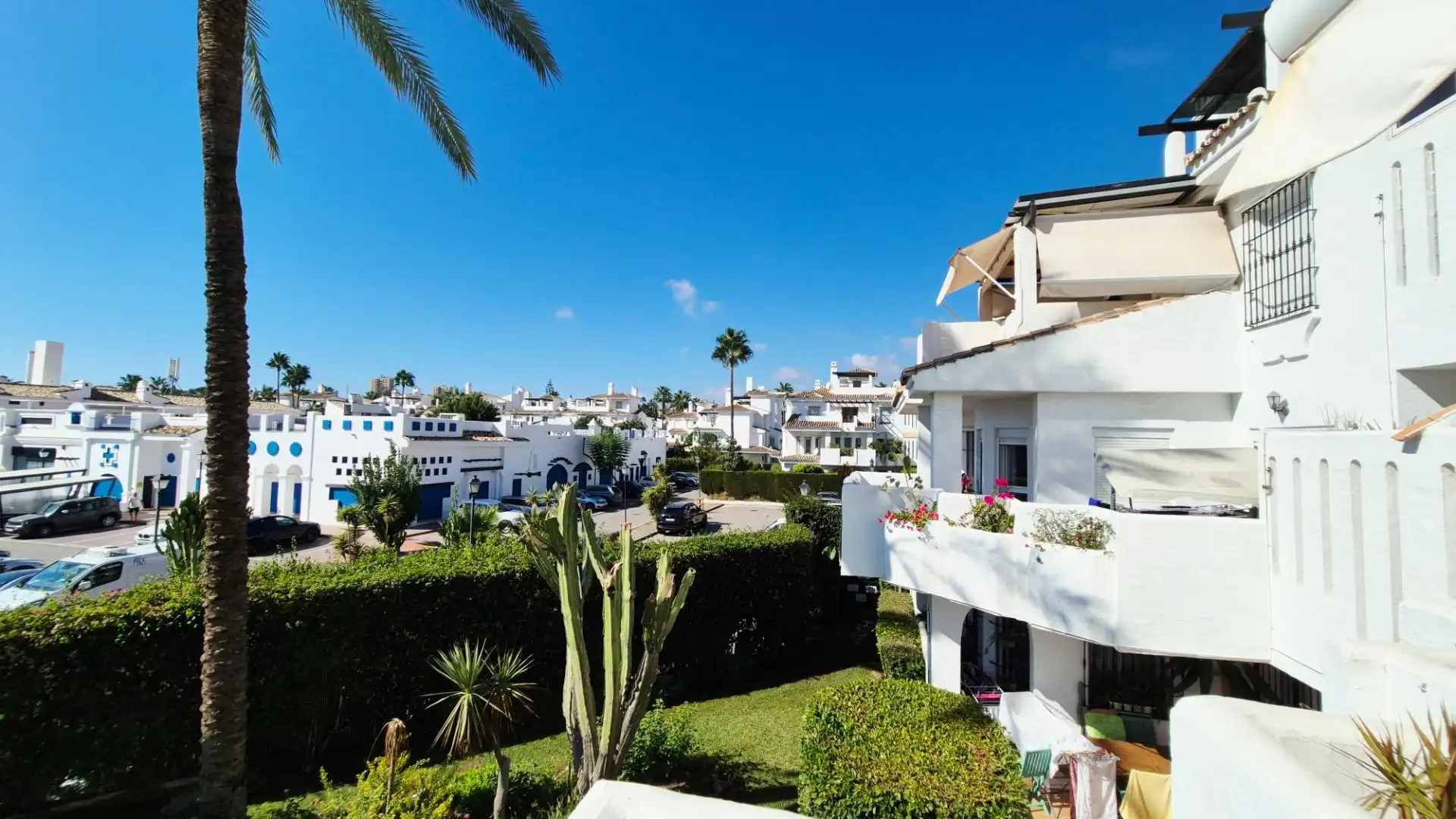 Vista exterior de Apartament en venda en Nueva Andalucía