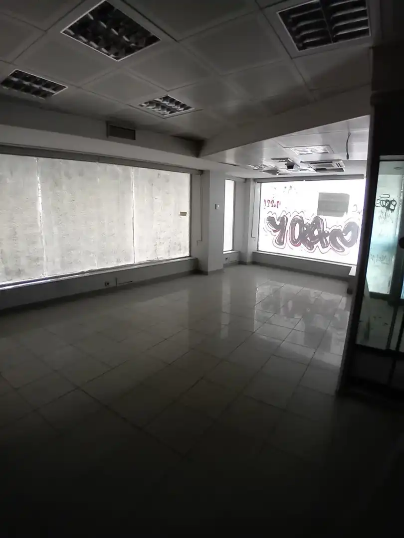 Local comercial de lloguer a Calle Baleares 6, imagen 4